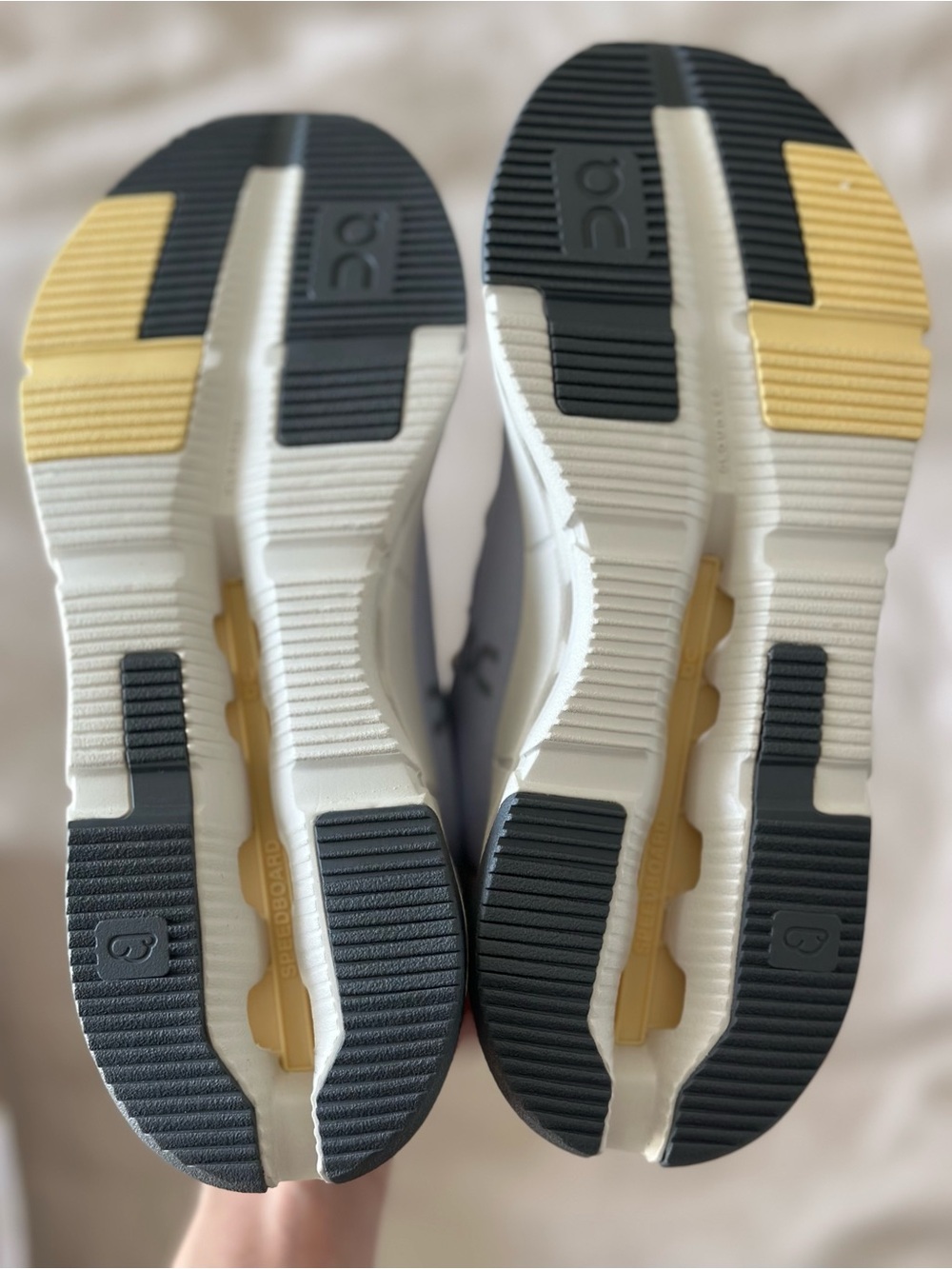 On Cloudnova 2 size 7.5 - Picture 6 of 6